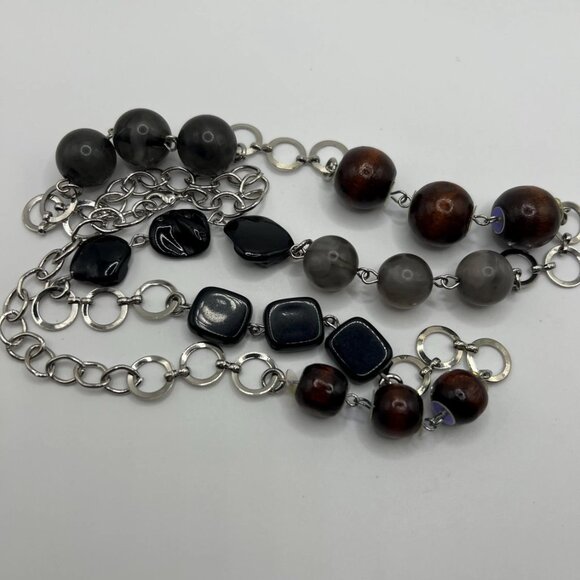 Stunning Vintage 32”. Wood and resin bead necklace. - Picture 2 of 7